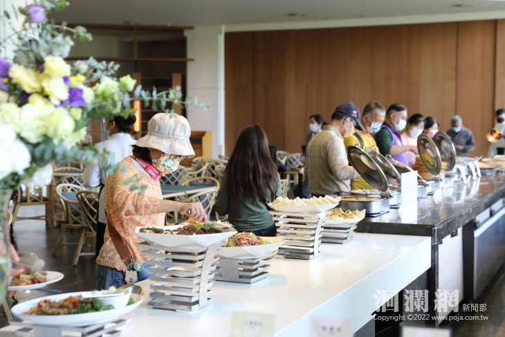 美侖飯店2人同行第2二人半價，母親節帶媽媽吃到飽