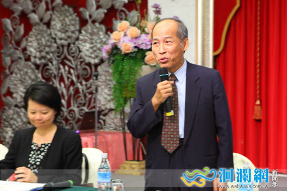 中視董事長林聖芬等人前來參觀‏石雕展