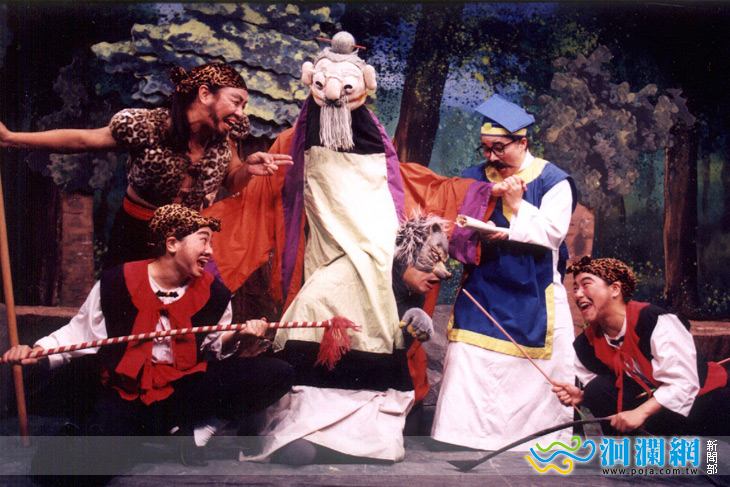 本週文化局戶外舞台「東郭、獵人、狼」及「歡樂