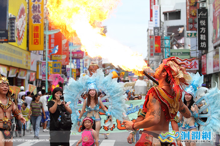 [影音]2013森巴踩街嘉年華又來了!!!