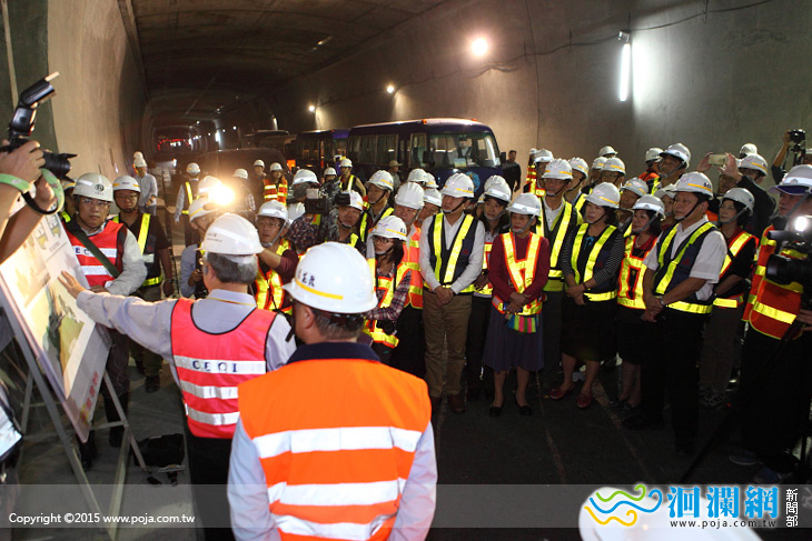 蘇花改觀音隧道貫通石發放