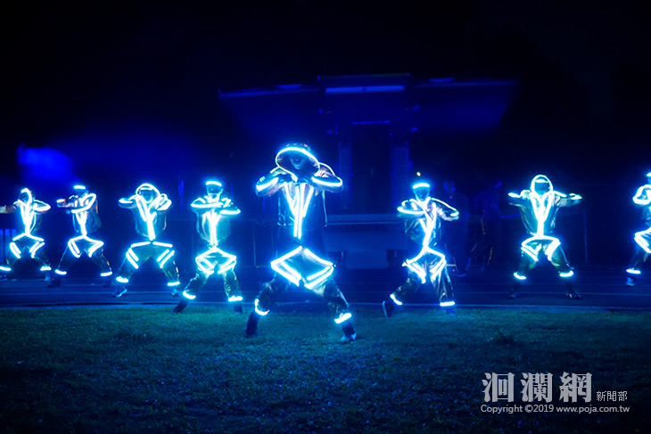 紙風車藝術卡車前進花蓮