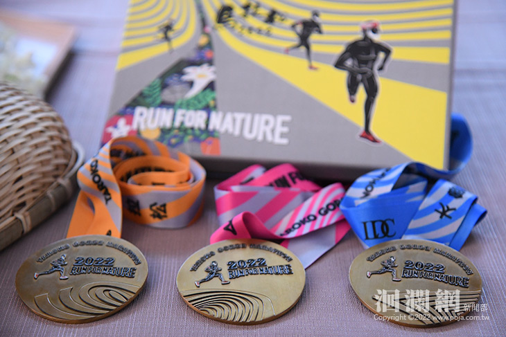 <a href=travel/taroko/2009-08-27/338.html target=_blank class=infotextkey>太魯閣</a>馬-10.jpg