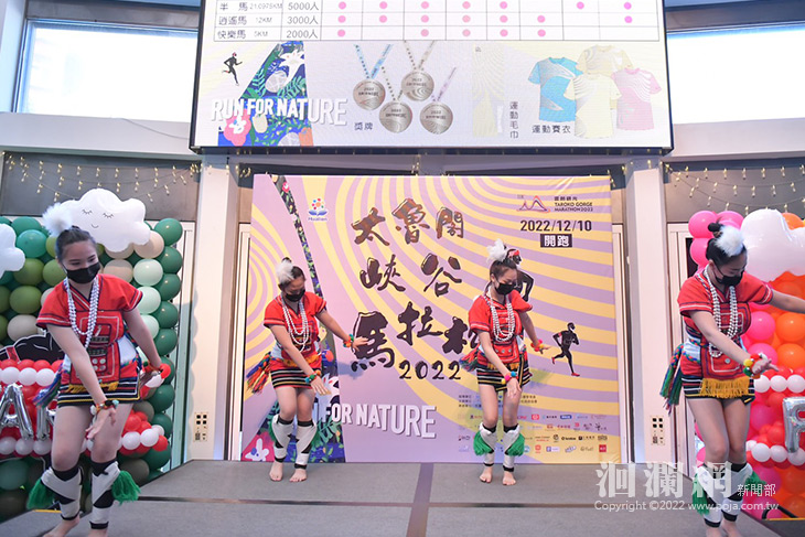 <a href=travel/taroko/2009-08-27/338.html target=_blank class=infotextkey>太魯閣</a>馬-02.jpg