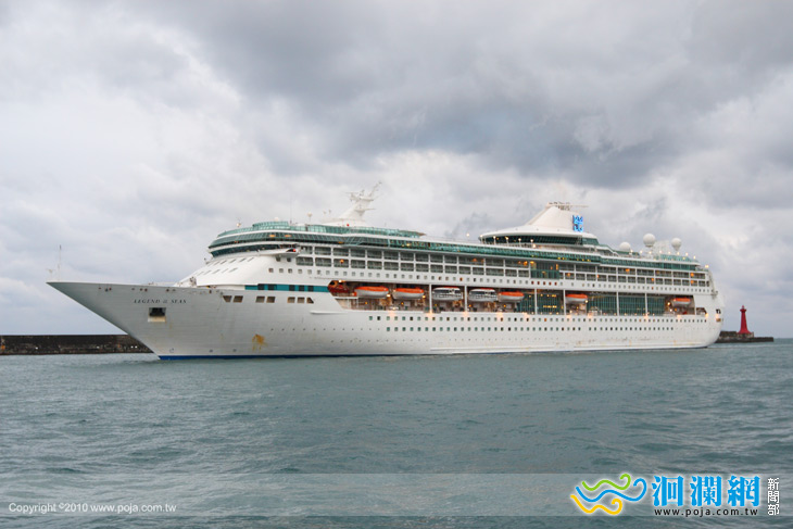 「海洋神話號」觀光客輪年初五抵達花蓮港