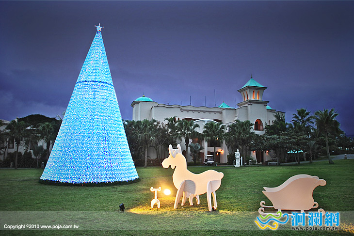 [影音]四層樓高環保聖誕樹,理想感恩慶聖誕