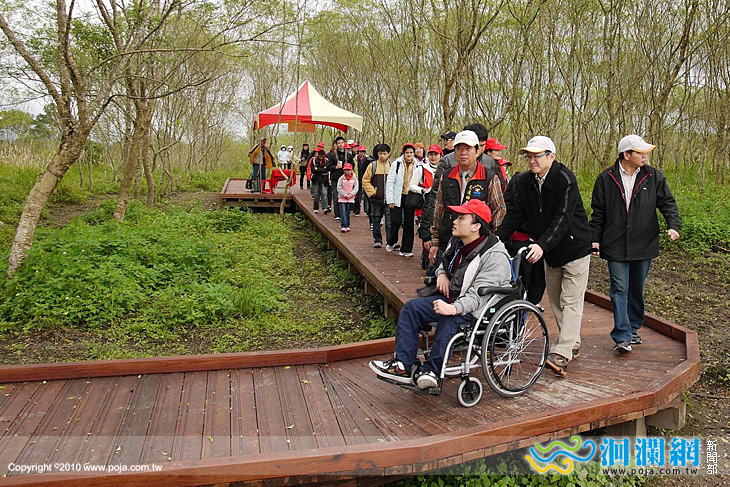 林間無障礙木棧道及冬季圖騰花海完工啟用囉 ~