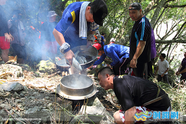 [影音]撒網、野炊、玩耍、美食這樣泛舟最好玩