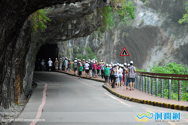 太魯閣燕子口步道分段鋪設路面及標誌標線