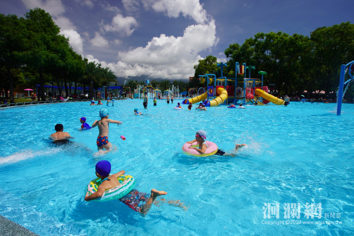 全國最大唯一免費「知卡宣親水公園」今天開幕啦