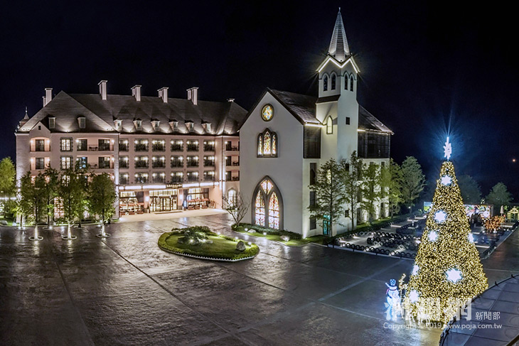 12公尺金色華麗聖誕樹、跨年煙火派對 陪你度過2