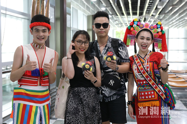 迎接疫後首架國際包機 越南峴港包機74名旅客入