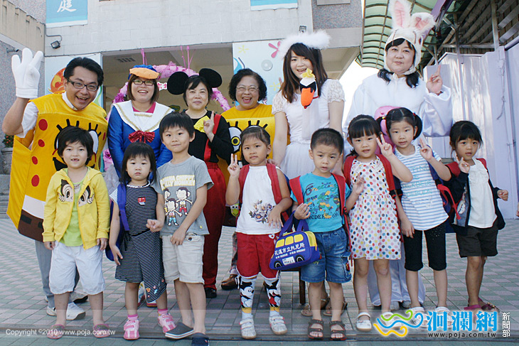 市托開學日 所長及老師巧扮卡通人物迎新生