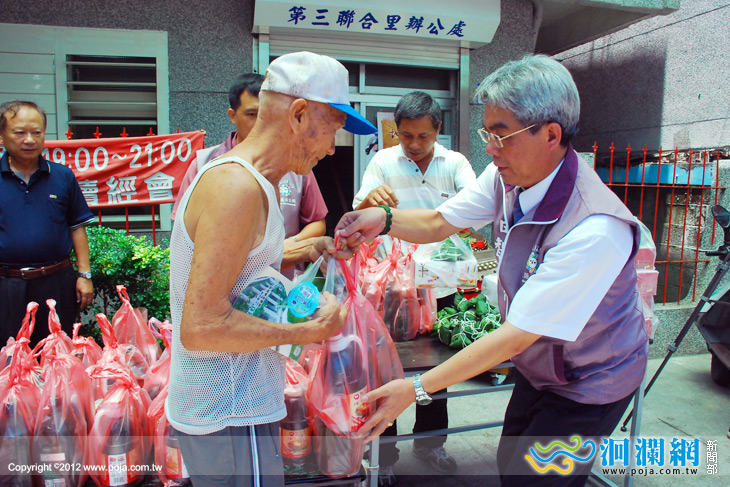 端午節前夕花蓮市長前往關心弱勢民眾並分送端午