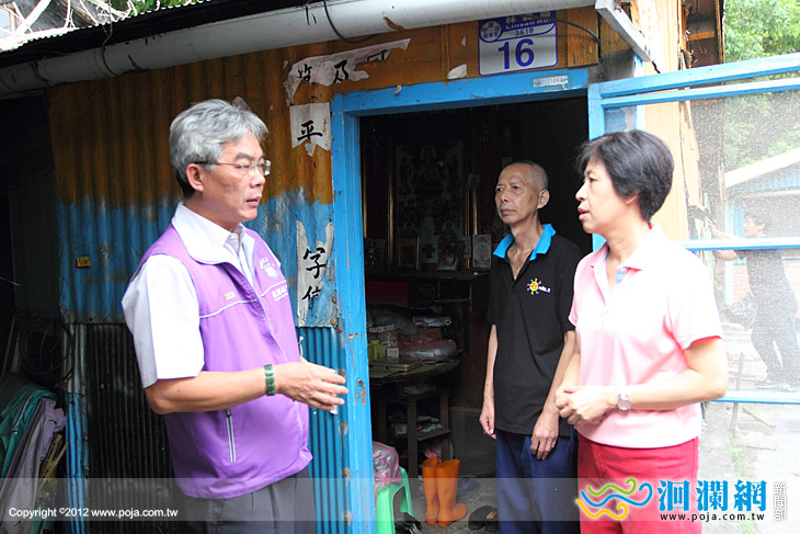 中秋節前夕市長前往慰問獨居老人