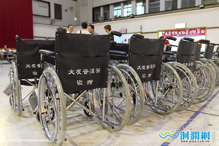 回饋鄉里大友茶行送20台全新輪椅到花醫
