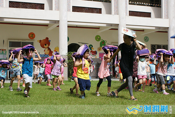 市幼防震演練，建立正確避災觀念