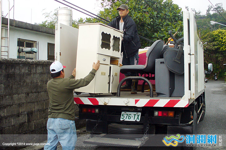 市公所清潔隊垃圾車-01.jpg