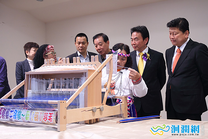 全國工業總會贈秀林社區發展協會織布機