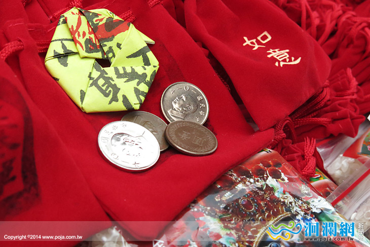 武財神寒單爺聖誕千秋，玄武堂發送發財金平安米