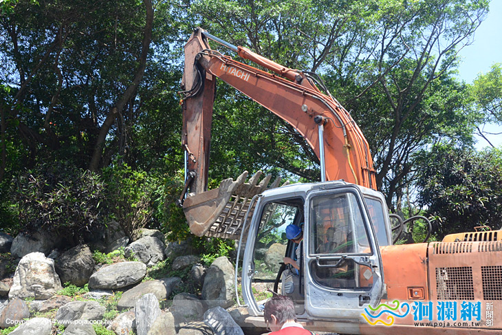 庭石公園景觀假山今天開始移除