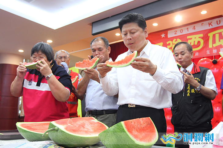 阿強西瓜香甜沙很大，縣長掛保證