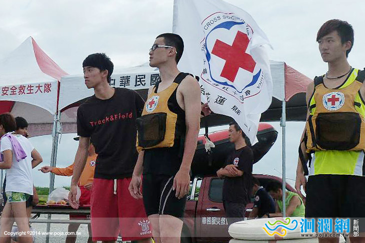 暑期戲水安全，各海域溪流設防溺宣導站