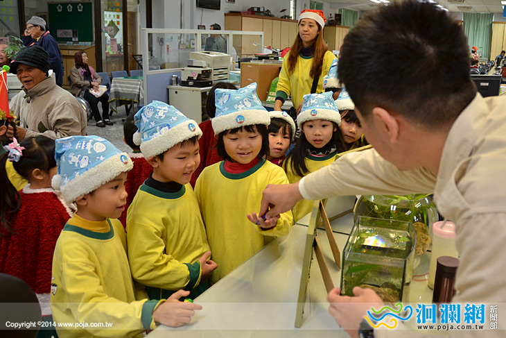 幼兒園到吉安鄉公所報佳音傳遞祝福