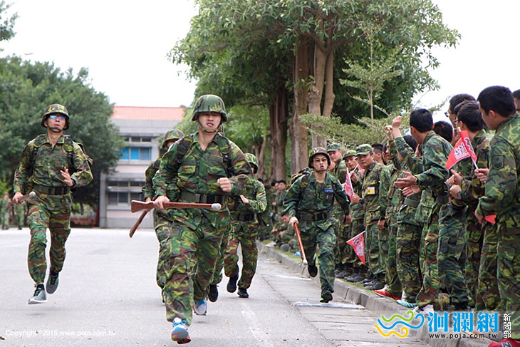 花防部武裝接力競賽，官兵弟兄全力衝刺