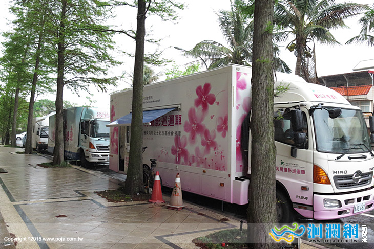 癌篩車開抵福容，員工登車健檢