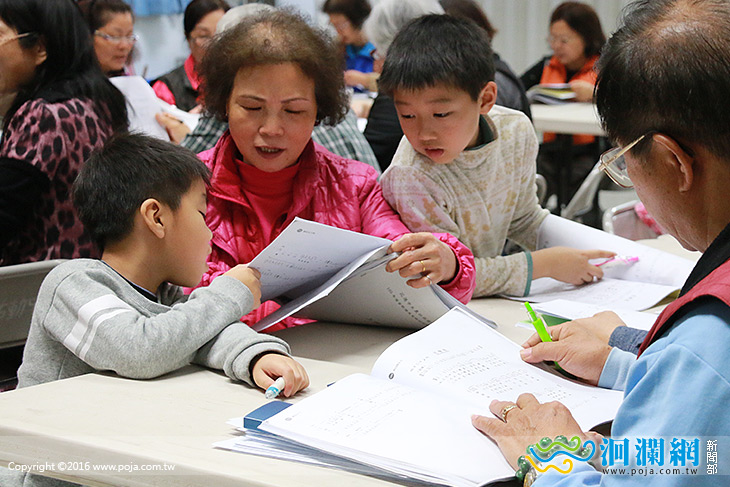 市公所推動生活化客語學習環境，深入社區鼓勵親子