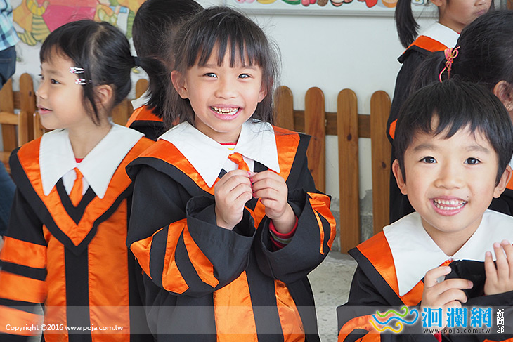 吉安鄉幼拍攝畢業照，準備邁向求學新旅程