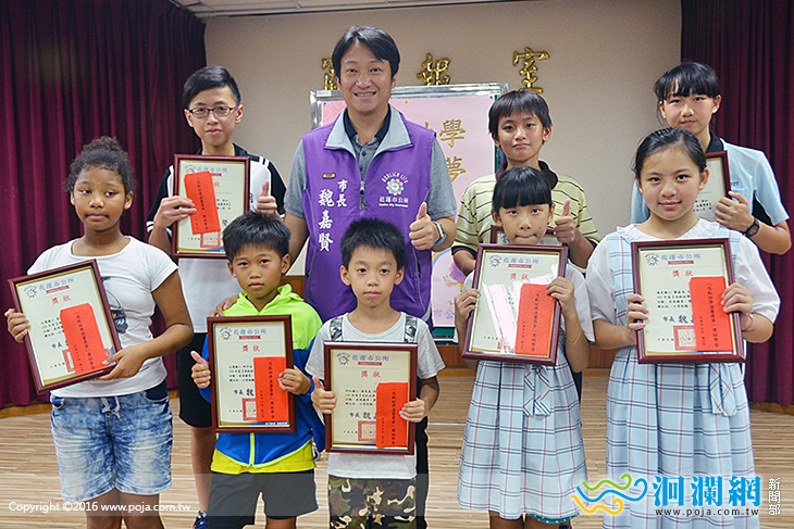 花蓮市亮點助學計畫，頒發新住民之子獎學金