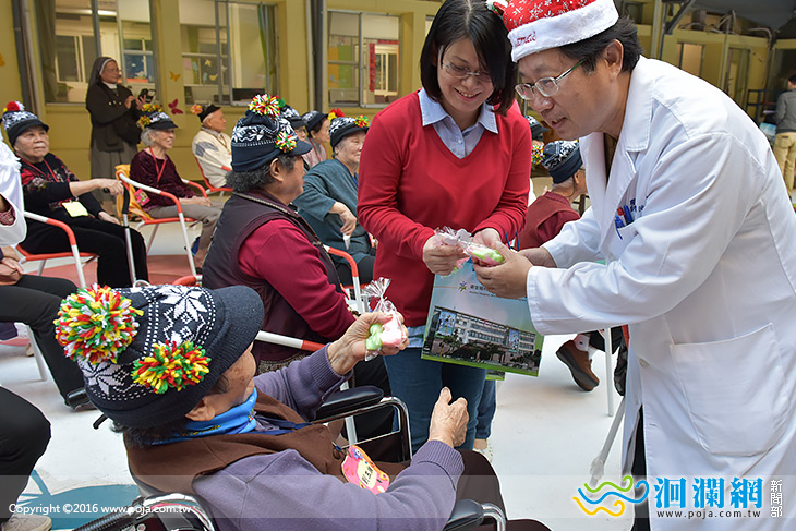 花蓮醫院關懷住院長者今舉辦聖誕佳音送愛活動