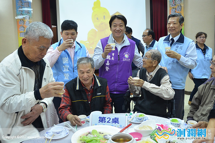 贈愛心年菜到榮服處，獨居榮民提前歡度圍爐