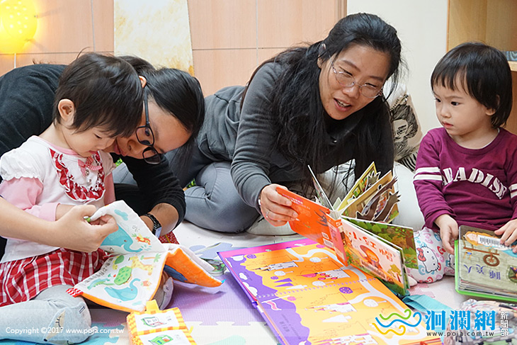文化局圖書館0-2歲幼兒遊戲書區添新書囉!