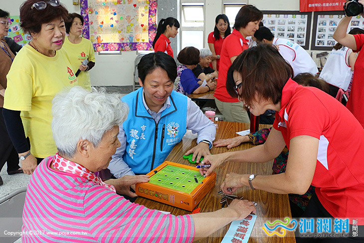 歡慶母親節，市長送愛福氣站