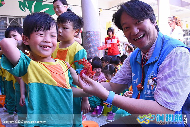 市幼慶端午，體驗包粽掛香包祈平安