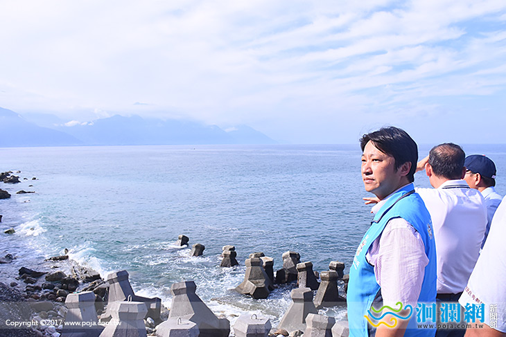 爭取整治垃圾掩埋場邊坡，市公所與環保署委員踏勘