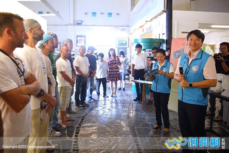 響應石雕藝術季花蓮市發行「洄瀾鯤鵬文藝對卡」