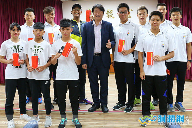 花蓮小將表現優異，市公所贈獎金表揚