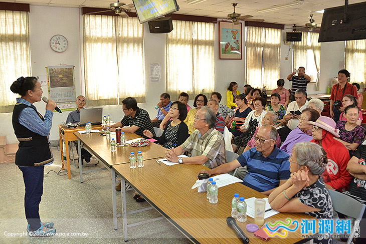 吉安鄉老人會展歌喉，黃馨前往關懷長者