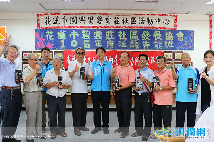 市長親贈父親節禮物，國興里爸爸們好開心