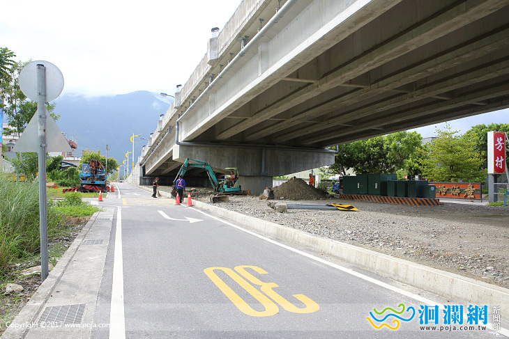 改善十六股大道高架橋下迴轉道施工