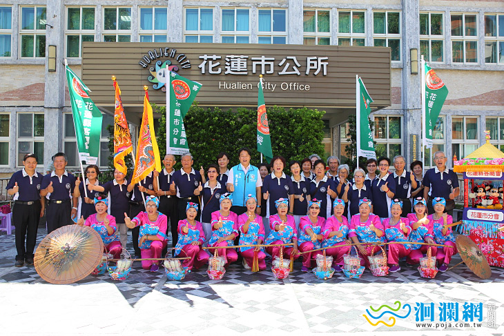 花市客屬分會參加義民節踩街，市長授旗許佳績