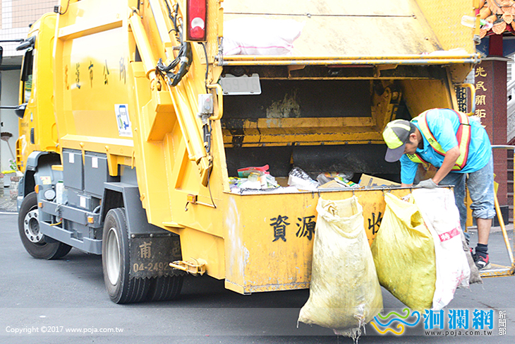 少女的祈禱樂聲傳揚出平凡卻溫暖的資助愛