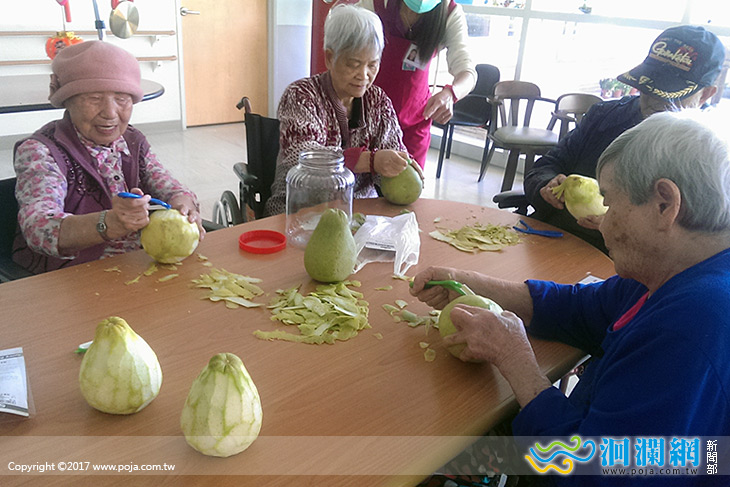 護家爺奶自製柚香清潔劑，義賣所得為秋旅添基金