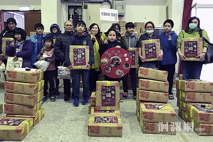 花蓮家扶發送年菜，家庭感謝各界幫助