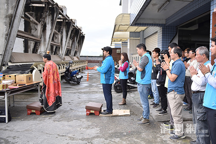 魏市長率工程隊員舉行萬壽抽水站祈福儀式
