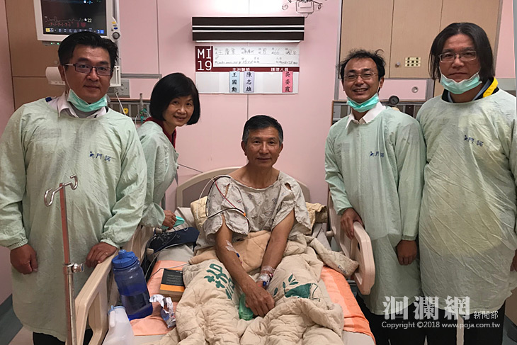 不老騎士突然倒地失心跳，救命王火速馳援